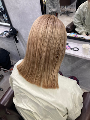 ミルクティーベージュ