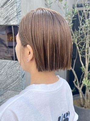 くせ毛さんブリーチ履歴あり　ストレートパーマミニボブ