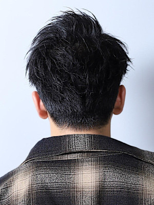 横顔も決まるツイストシェイドショート