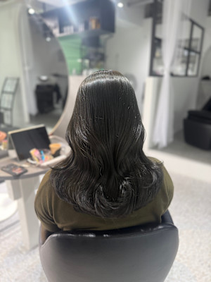 【MIHO】オリーブグレージュ×ミディアム