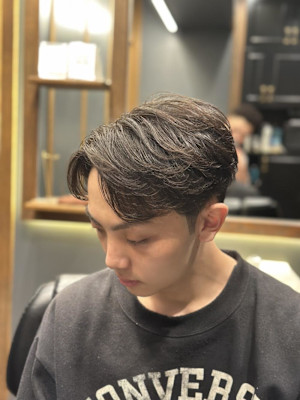 メンズ　ニュアンスパーマ　毛流れ