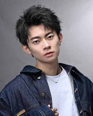 短髪大人アップバング