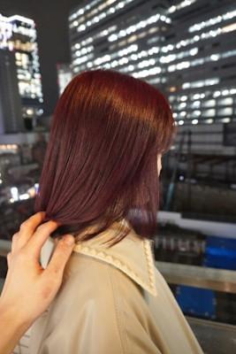 艶ボルドーでヘア