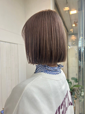 丸型卵形切りっぱなしボブワンレンボブ美髪オリーブブラウン