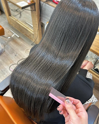 髪質改善艶髪艶髪シンプルストレート大人ミディ