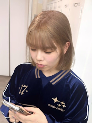 ストレートナチュラルブロンドベージュミルクティーカラー