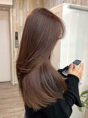 レイヤーロンググレーベージュアッシュカラー髪質改善