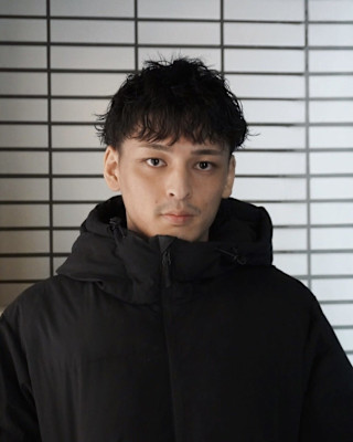 無造作パーマで作る、大人のリラックススタイル