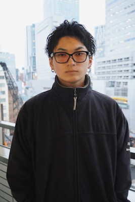 長めのスパイキーショート