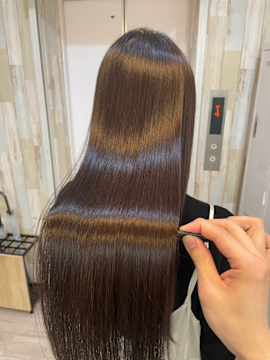 髪質改善トリートメント艶髪ベージュさら艶ストレートロング