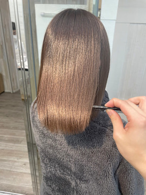 シンプルストレート大人ミディナチュラルブロンドベージュ渋谷