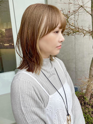 イヤリングカラーで顔まわりを楽しむ