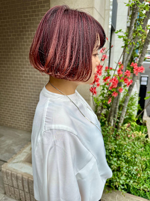 ピンクベージュ×ふんわりショートボブ