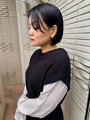 暗髪ブルーブラック×ショートボブ