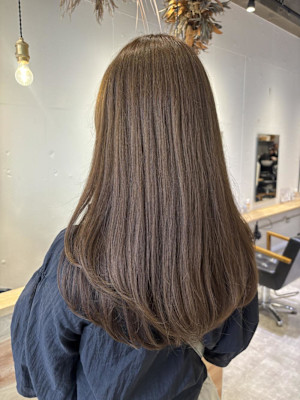 小辻 艶髪☆レイヤーカット×オリーブベージュ Aujua