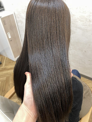 肌なじみの良いアースカラー[髪質改善][縮毛矯正]