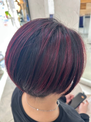 チェリーレッドカラー／ショートスタイル