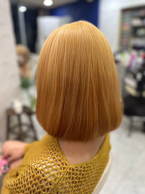 ハイトーンベージュボブ／ストレートで魅せるミニボブ