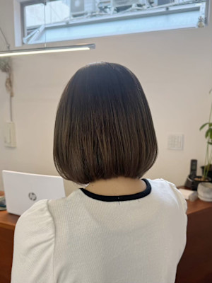 丸ボブ×ナチュラルスタイル