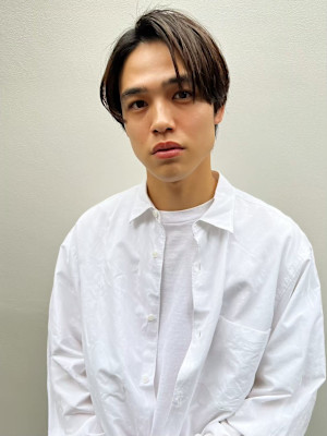 センターパート　パーマ　ツーブロック