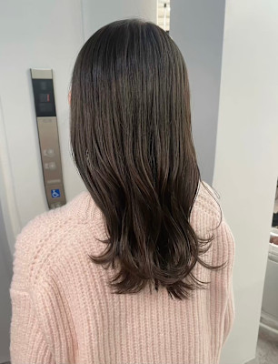 透明感カラー×くびれレイヤースタイル