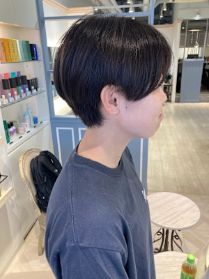 山田涼介風前下がりセンターパートダークアッシュ大人カラー