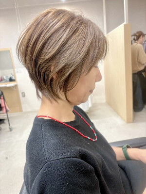 フェザーショート/大人ショート/くすみベージュ/20代30代