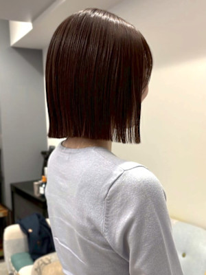 艶髪 外ハネ 切りっぱなしボブ オリーブグレージュ 髪質改善