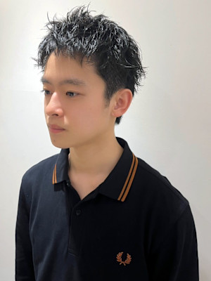 スパイキーショート メンズパーマ 黒髪ショート ツーブロック