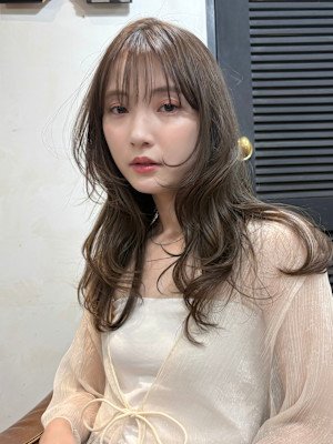 レイヤーカット　くびれヘア　顔まわりレイヤー　ブリーチなし