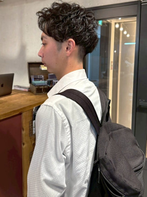 刈り上げ ツーブロック スパイラルパーマ 黒髪  