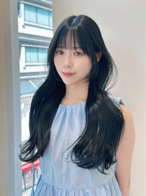 韓国　レイヤーカット　顔まわりカット　ブルーブラック