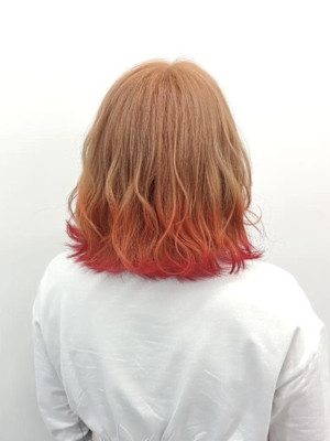 オレンジと赤の裾カラー！