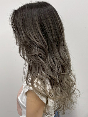 ベージュカラー