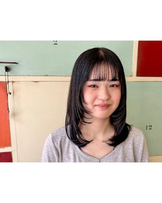 セミロングカット