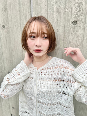 艶髪ショートウルフ小顔効果抜群顔まわりカット透明感グレージュ