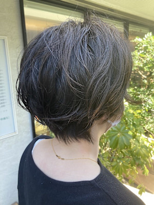 大人ニュアンスショートパーマスタイル