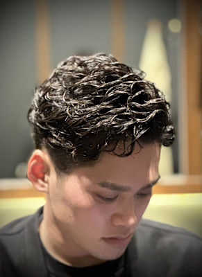 メンズ　パーマ　ウェーブパーマ　刈り上げ