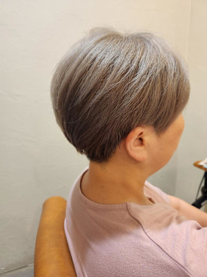 ホワイトベージュ