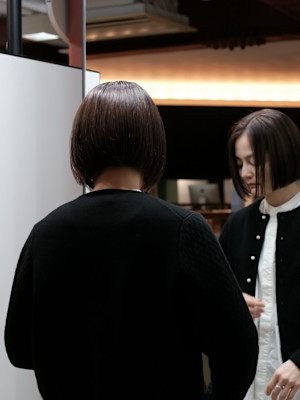 コンパクト黒髪ボブ