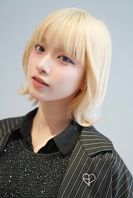 大人可愛い20代30代40代黒髪前下がりひし形小顔ボブ