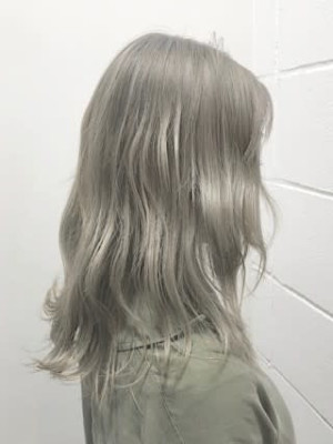 小顔似合わせカットホワイトグレージュミニウルフ丸型卵型