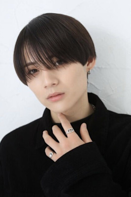 メンズマッシュシースルーバンク韓国ヘアダークグレージュ