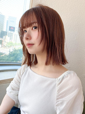 シースルーぱっつん前髪ミニウルフボブチェリーブラウン