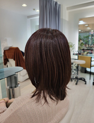 ミディアムレイヤーボブニュアンスグレージュ