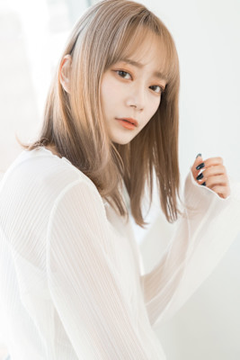 【S.BROOM】ベージュ系でこなれたナチュラルストレート