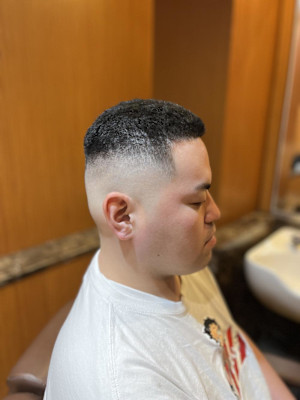 銀座　理容室　スキンフェード　パンチパーマ