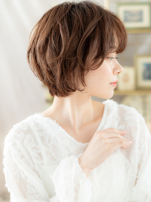 大人可愛いフェザーバング甘めマッシュパーマ　フェザーショート