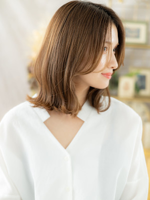 かきあげバングくびれひし形レイヤーカット　細めハイライト