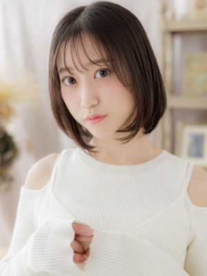 透けバング前下がり切りっぱなし黒髪ミニボブ　マロンベージュ